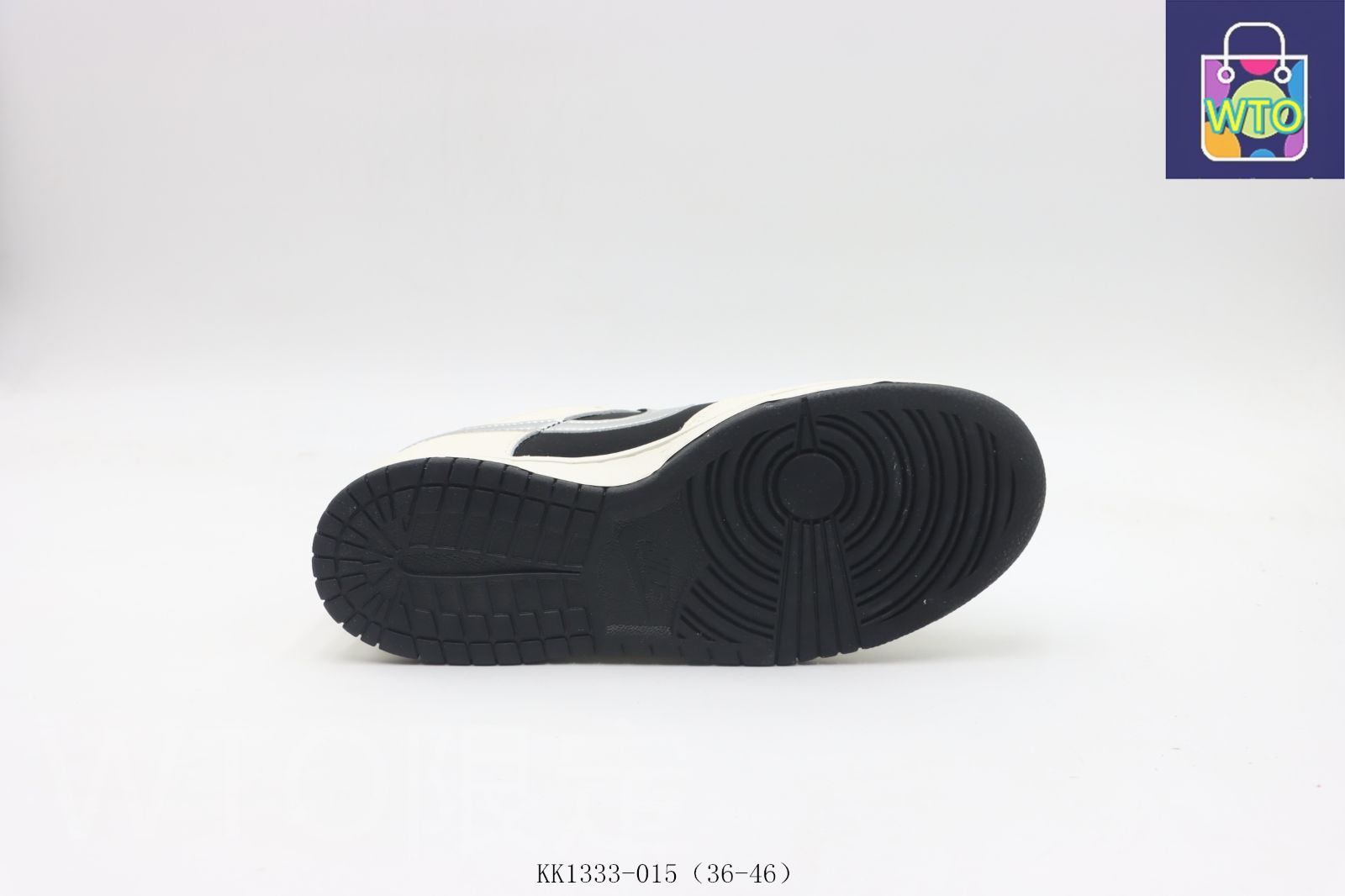 のスケートシューズ