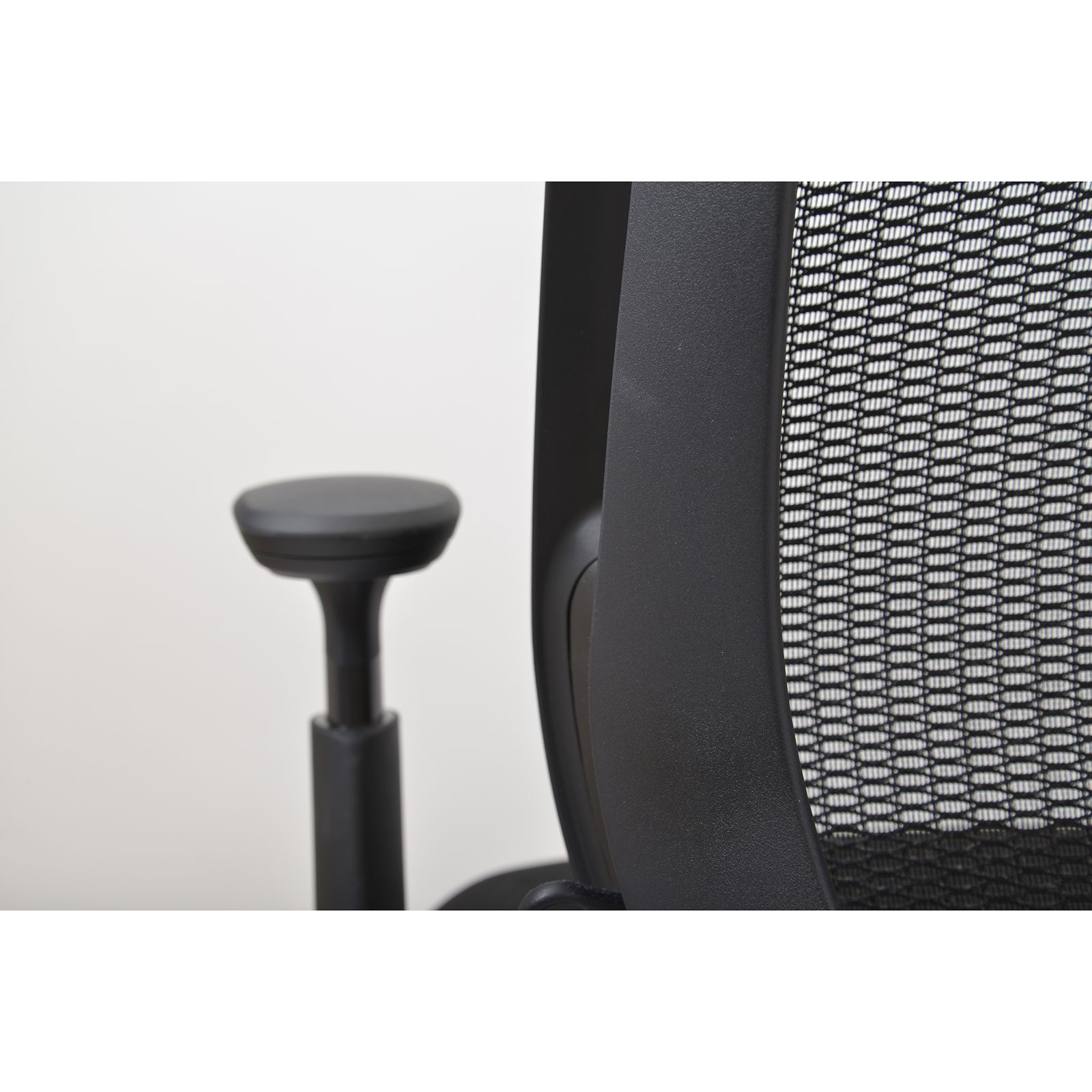 【中古 S(美品)】Sylphy(シルフィー) C685ZR-FMP1【＊使用期間：3ヶ月程度＊】 中古】C685ZR-FMP1 | オカムラ Sylphy オフィスチェア - Kagg