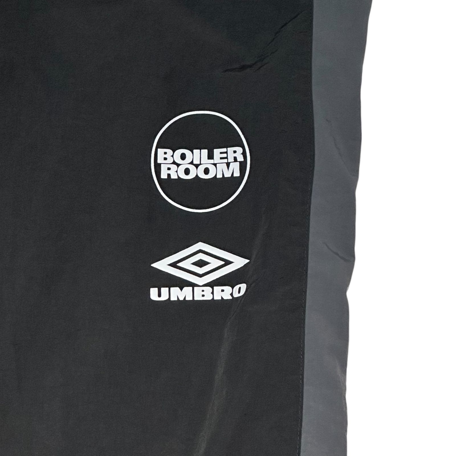 ボイラールームロゴ入りジャージ Boiler Room Umbro M size ボイラールーム - BOILER ROOM × Umbro Applique Hoody | HBX