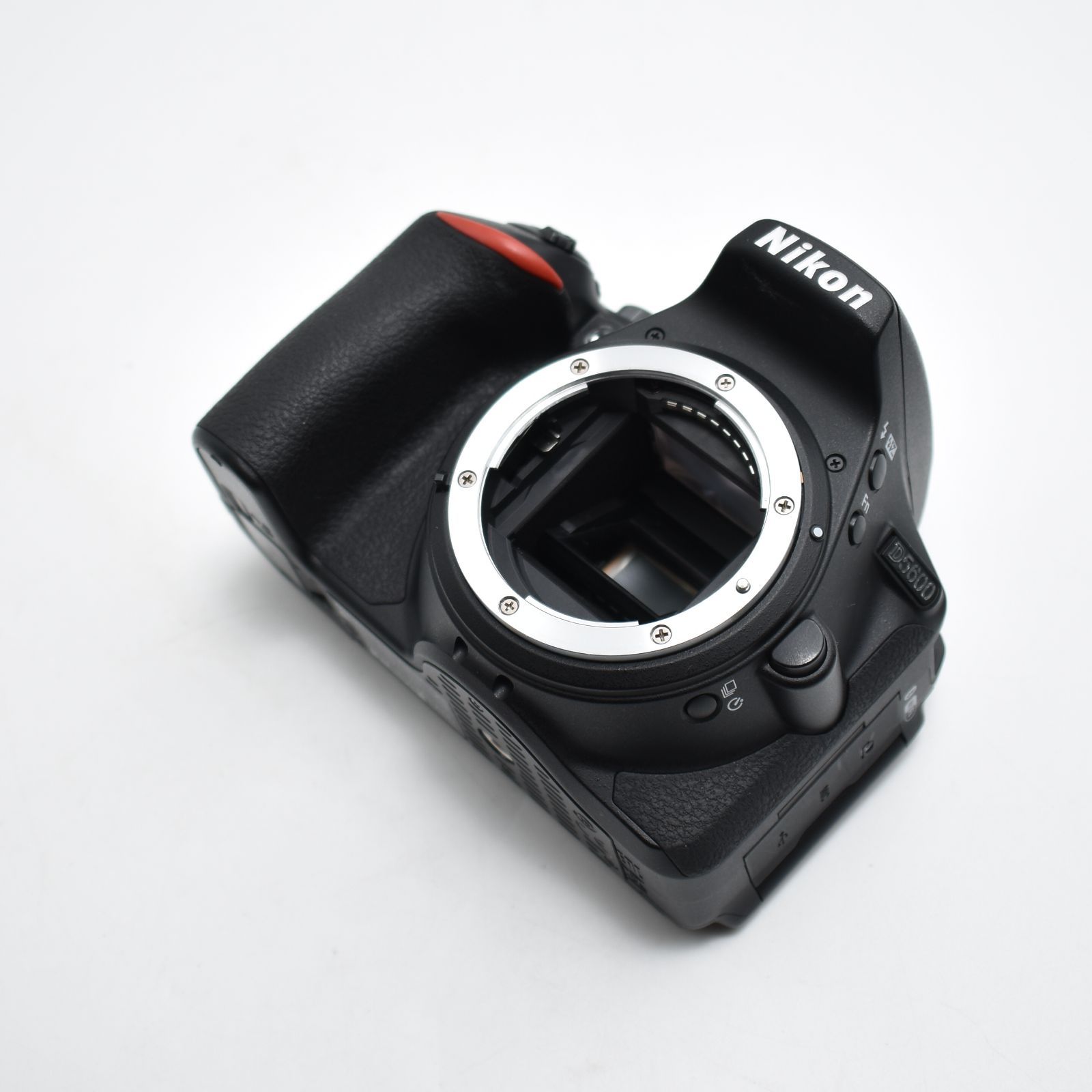 B#9707 Nikon デジタル一眼レフカメラ D5600 18-140 VR レンズキット