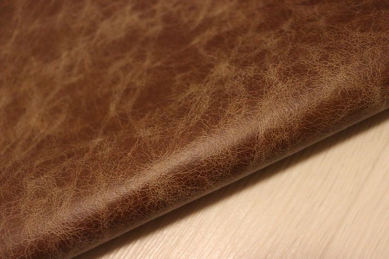 ブラウン 262ds クロム革 牛革 イタリア レザー プルアップ加工 はぎれ 一枚革 レザークラフト 革 皮 本革 diy 生地 材料