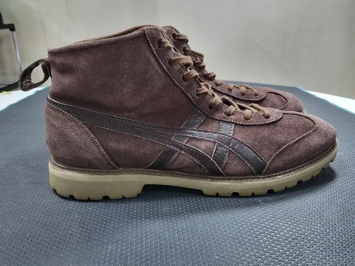 オニツカタイガー スウェード ウォーカーブーツ 265 270 タグ270