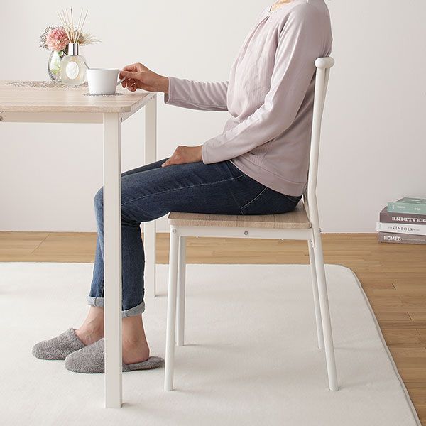 必見の優れ物が満載。 ダイニング チェア 4脚 セット ナチュラル × ホワイト フェミニン モダン 北欧 木製 スチール デザイン 4人掛け