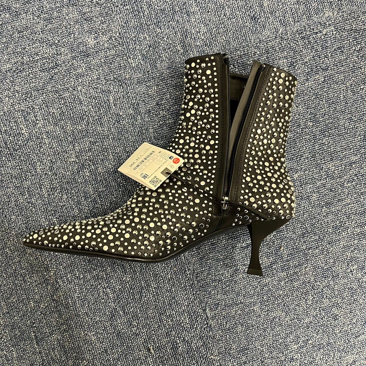 ZARA スタッズ キトンヒール ショートブーツ／26cm ZARA スタッズ キトンヒール ショートブーツ／26cm