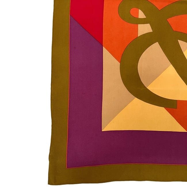 ロエベ スカーフ オレンジ カーキ ベージュ アナグラム クリーニング  