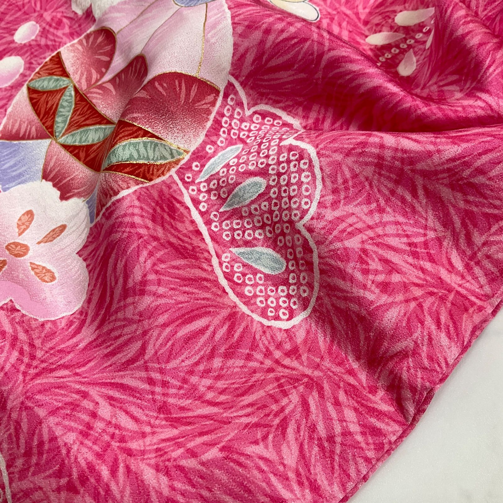 ◆kimono one◆♥同然◆7歳用◆子供着物◆正絹◆長襦袢◆2点セット◆重ね衿◆金糸◆長襦袢仕付け糸付◆七五三◆ピンク◆裄53肩丈132◆七五三お詣り女の子着物こどものひお正月卒業式十三詣り◆G37