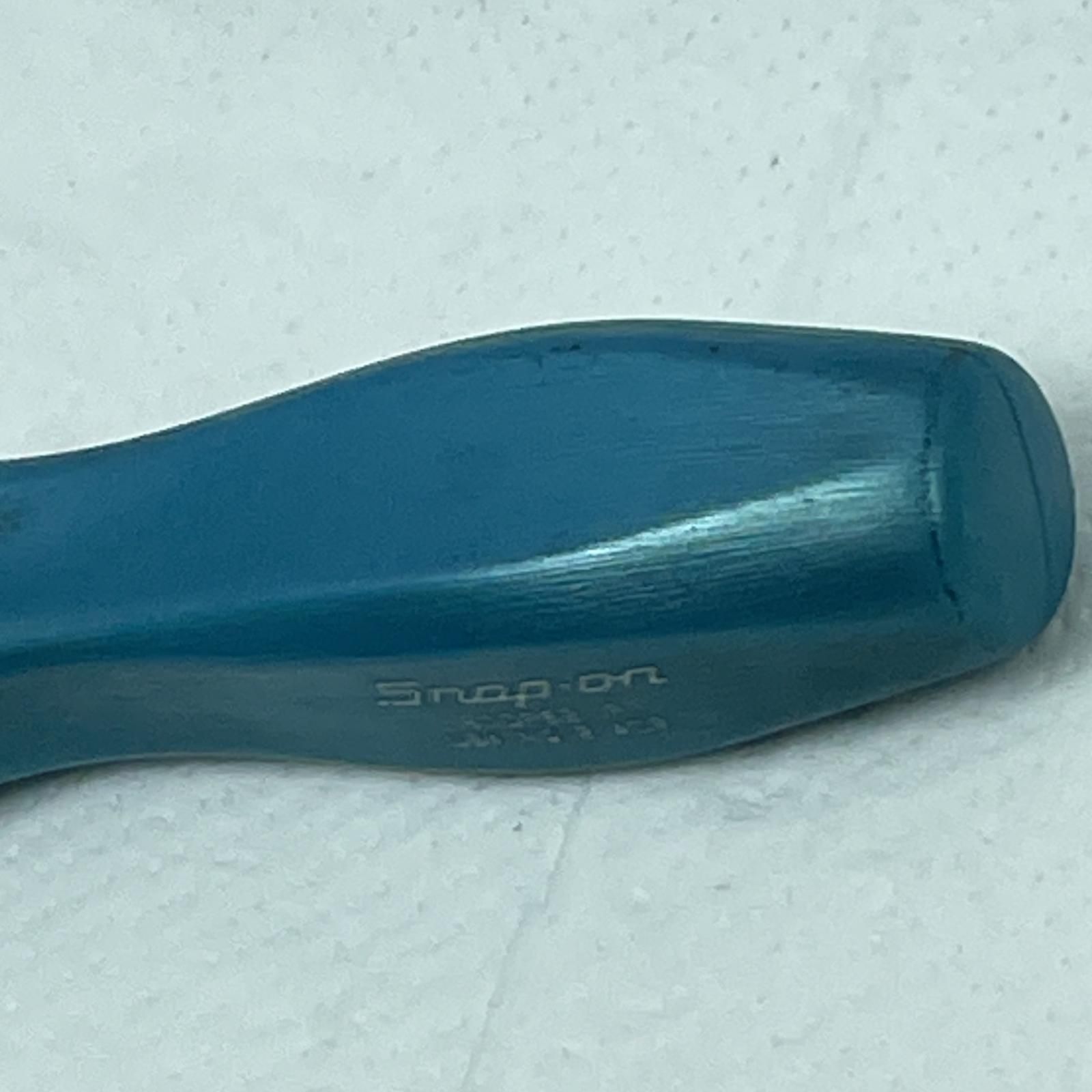 スカイブルー