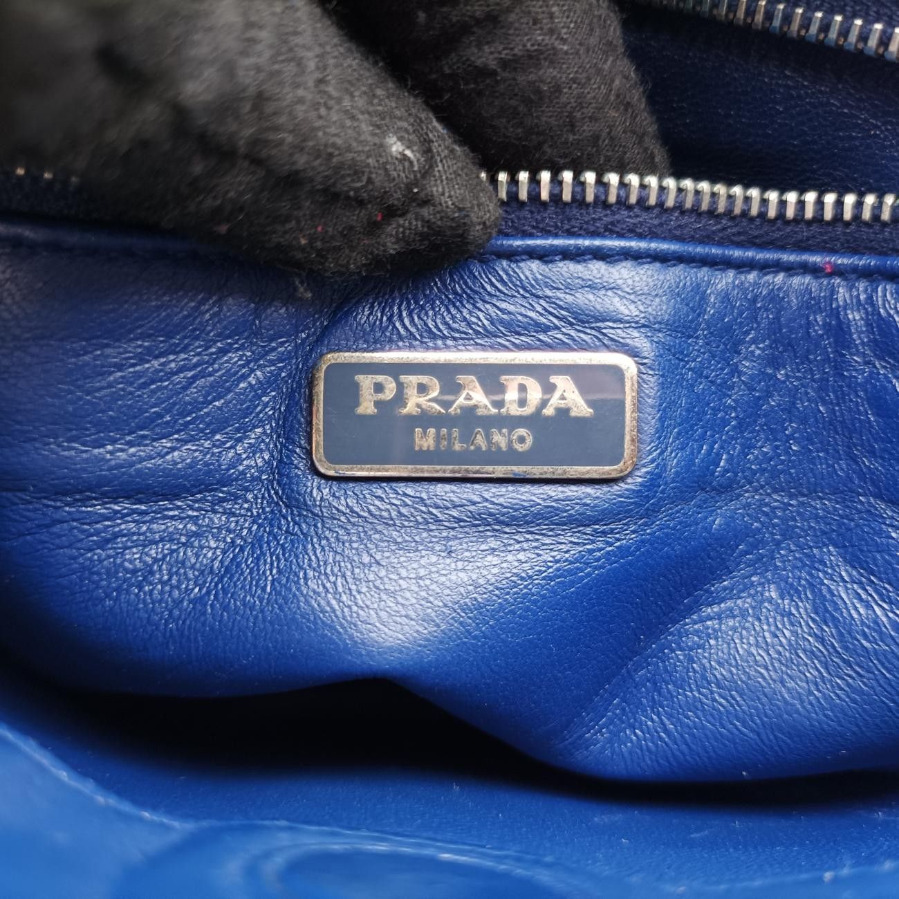 プラダPradaナッパゴーフルブルーレザー113