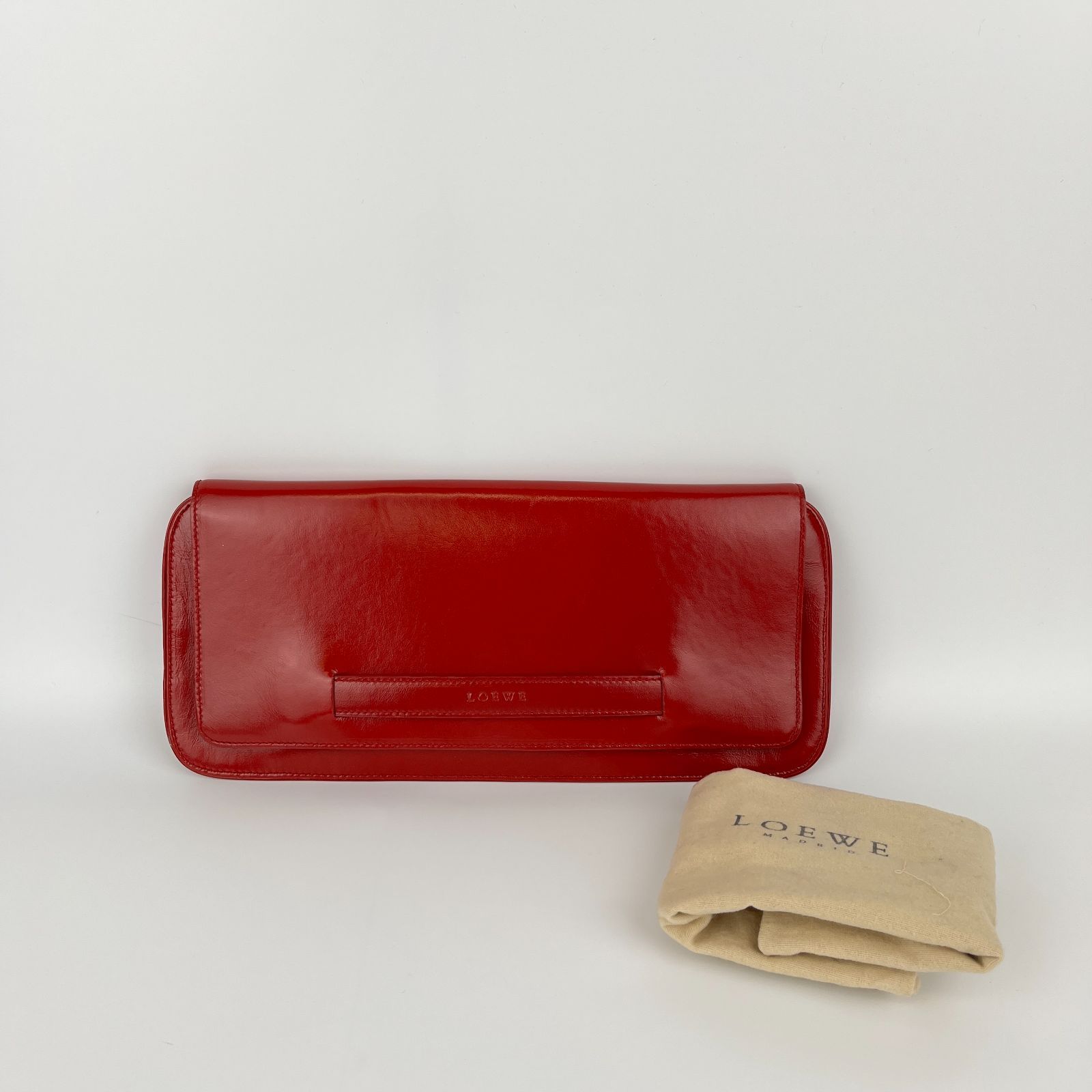 LOEWE レザー クラッチバッグ エンボス ファスナー リピート 赤 LOEWE レザー クラッチバッグ エンボス ファスナー リピート 赤