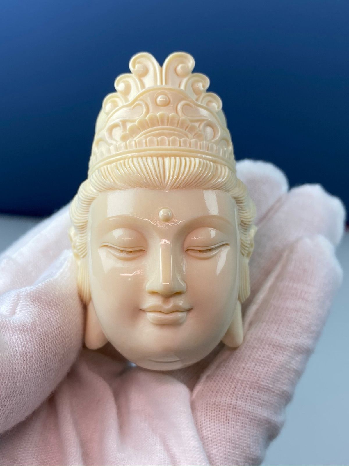 天然マンモス牙美しい手作り彫刻 浄瓶観音 置物