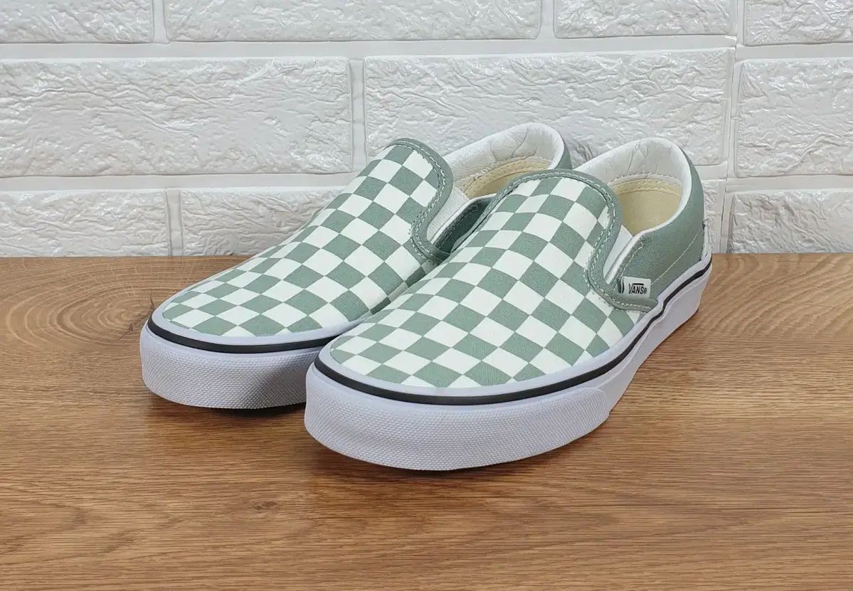 【雷市場（ポンジャン）商品韓国直送】 230 VANS(バンズ) スニーカーズ