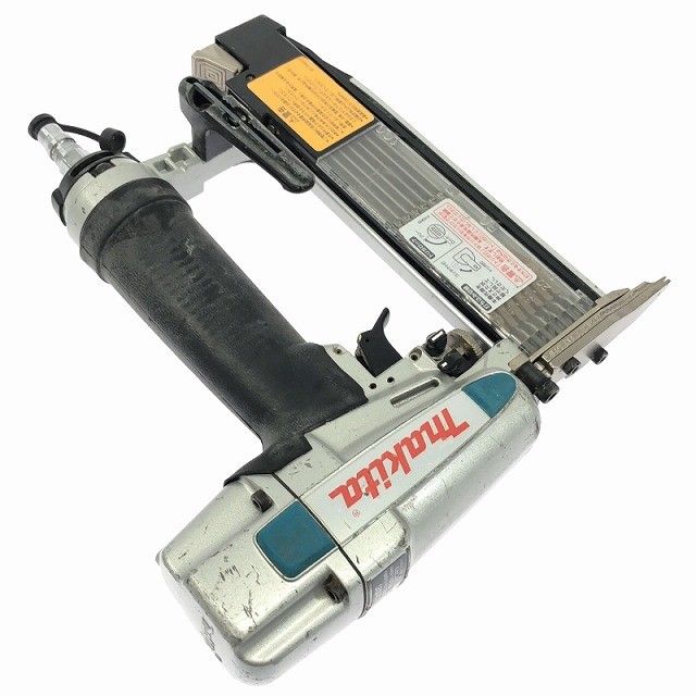 仕上げ釘打ち機