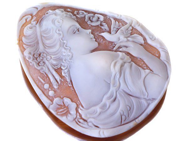 ジュエリー ＢＰ作 な女性と小鳥の彫刻 シェルカメオルース 70.5ｍｍ×54.4ｍｍ w5692o