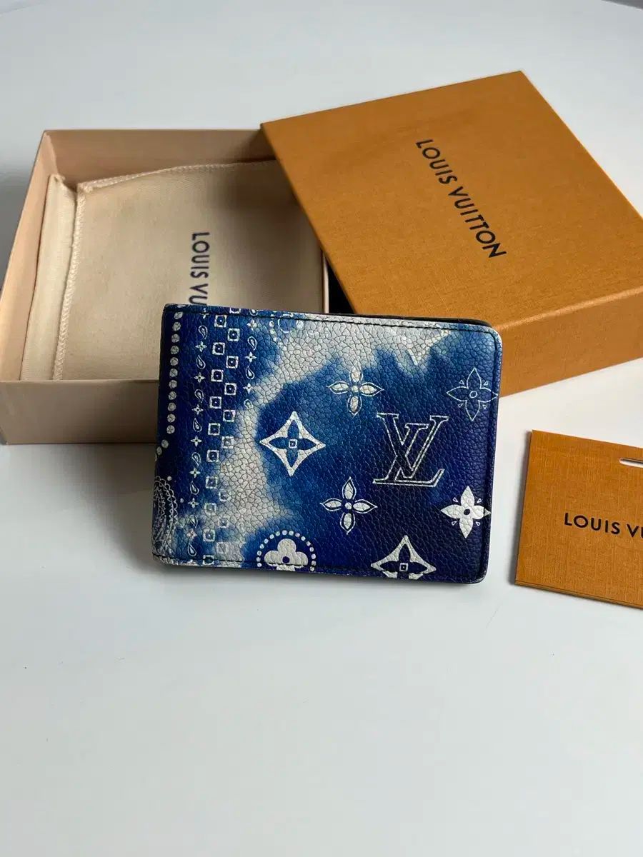 ルイヴィトン　財布箱　携帯ケース箱　20箱　リボン ルイヴィトン 財布箱 携帯ケース箱 20箱 リボン ルイヴィトン 財布箱