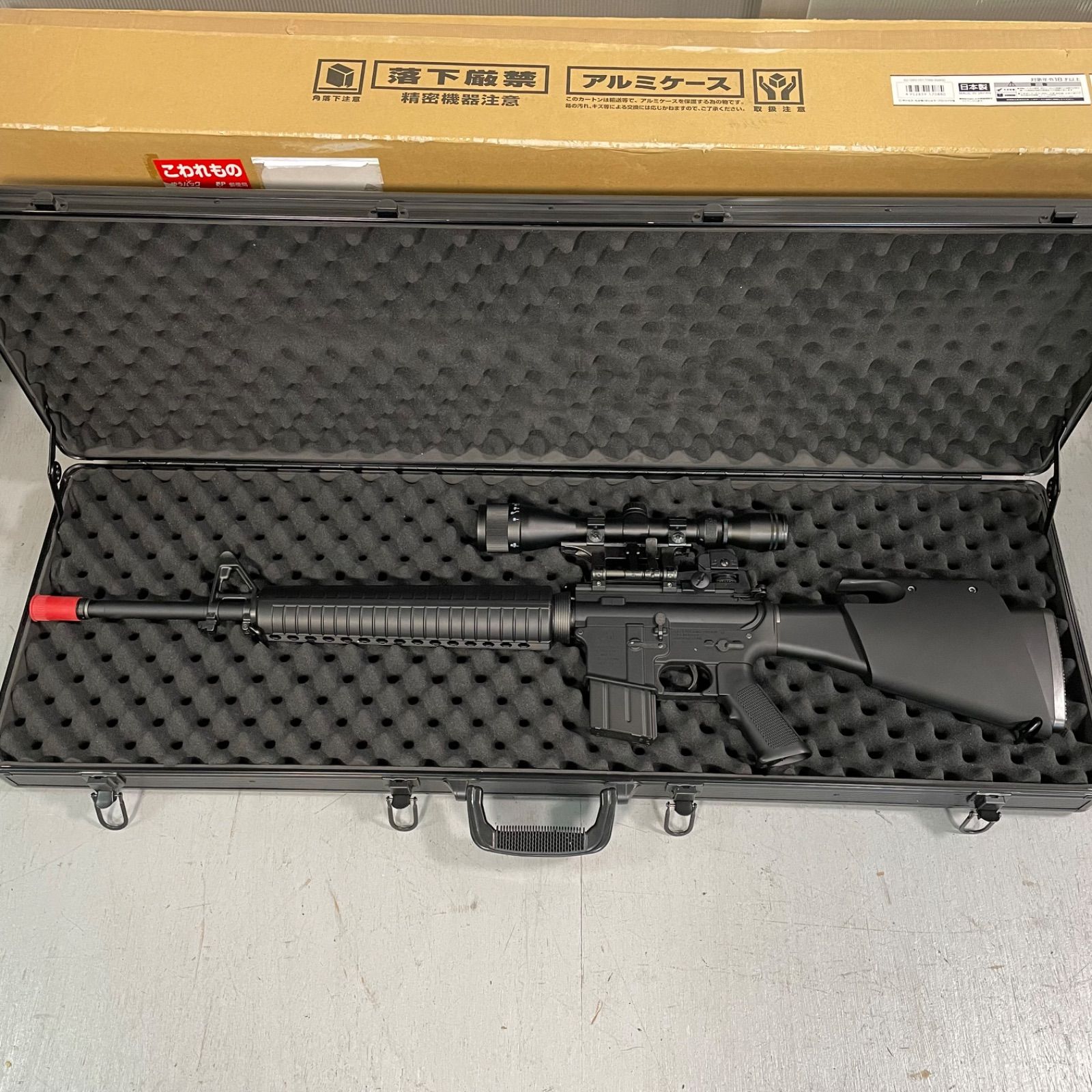 東京マルイ M16A2 ゴルゴ13カスタム 限定品 アルミケース 40周年 東京マルイ M16A2 ゴルゴ13カスタム 限定品 アルミケース 40周年