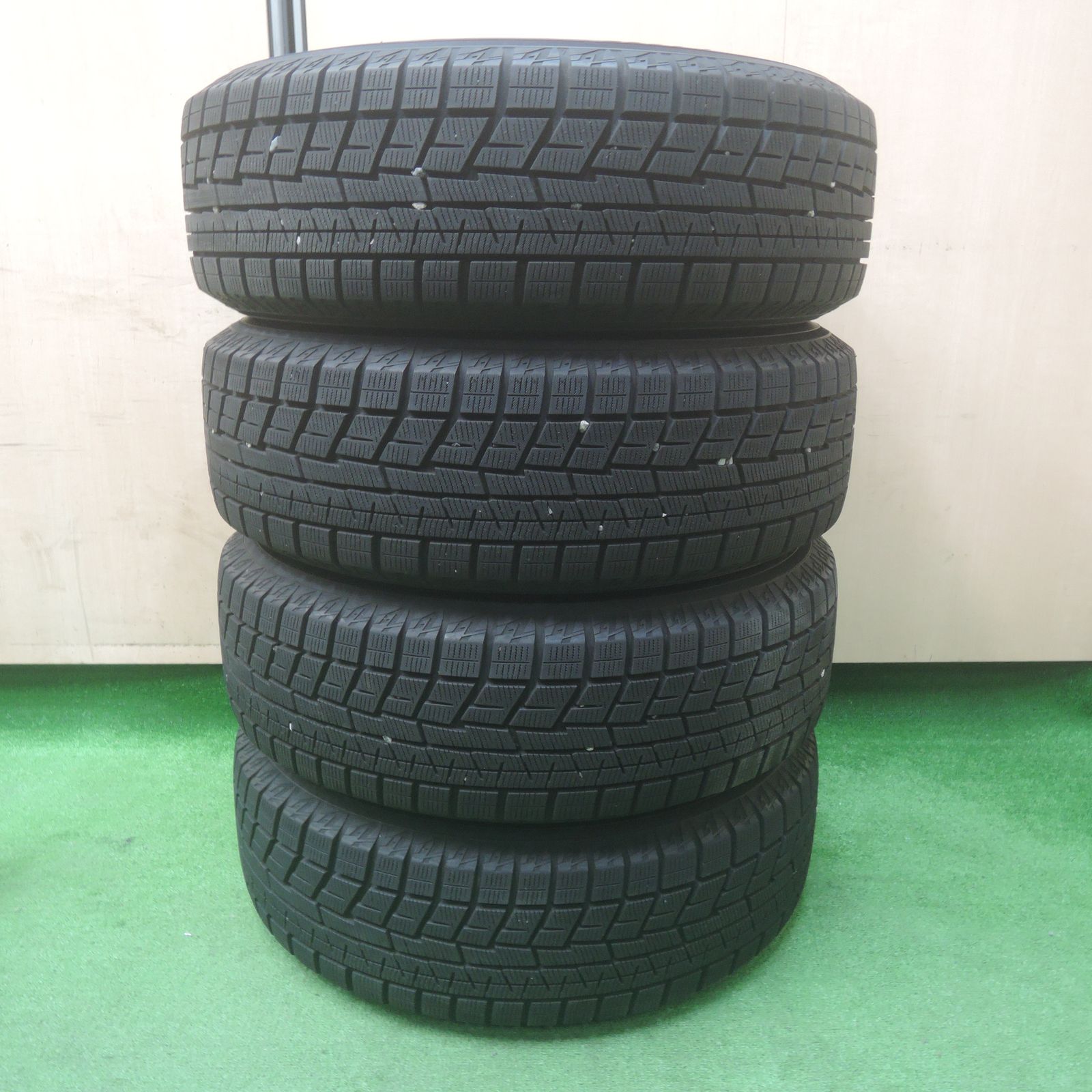 バリ溝 20年 綺麗 ほぼ10分 スタッドレス 215/60R17 ブリヂストン VRX  