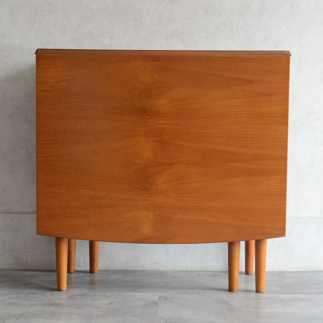 ミッドセンチュリー イギリスヴィンテージ チーク ゲートレッグ ダイニングテーブル 48 天板剝離再塗装済 バタフライテーブル エクステンション 伸長式 拡張 折り畳み式 ディスプレイ台 サブテーブル MARWIL-DEMENAGEMENTS_CH