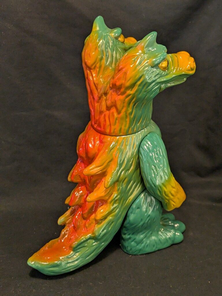 マルサンソフビ　バロン マルサンが1970年代に展開したオリジナル怪獣シリーズより「火山怪獣