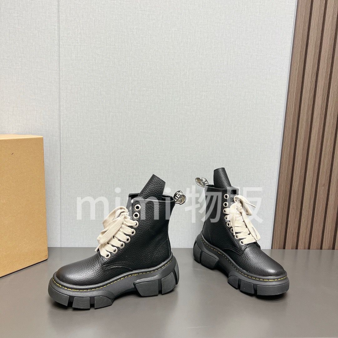 Dr.martens 厚底のマーチンブーツ