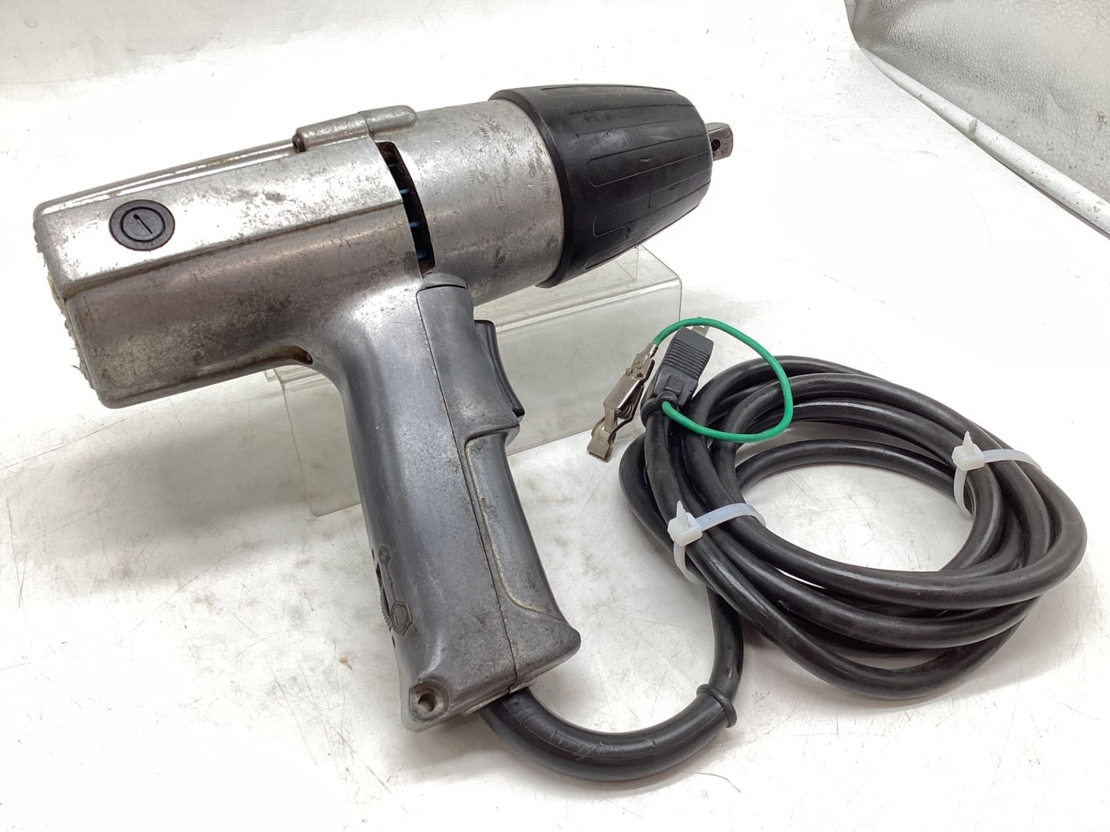 中古品】☆Makita/マキタ インパクトレンチ 6904 [ITUQ76O1D6F2] [エコ