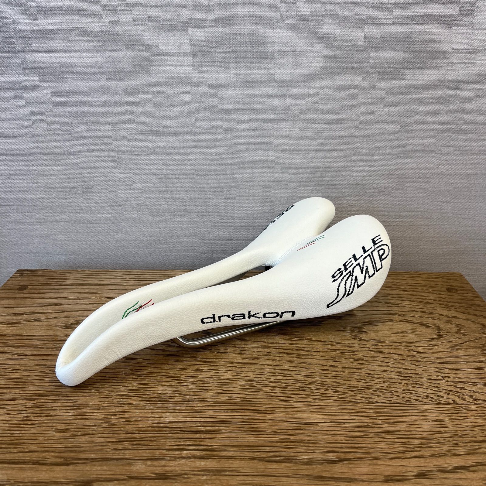 ロードバイク サドル 白 SELLE SMP DRAKON ドラコン ロードバイク 