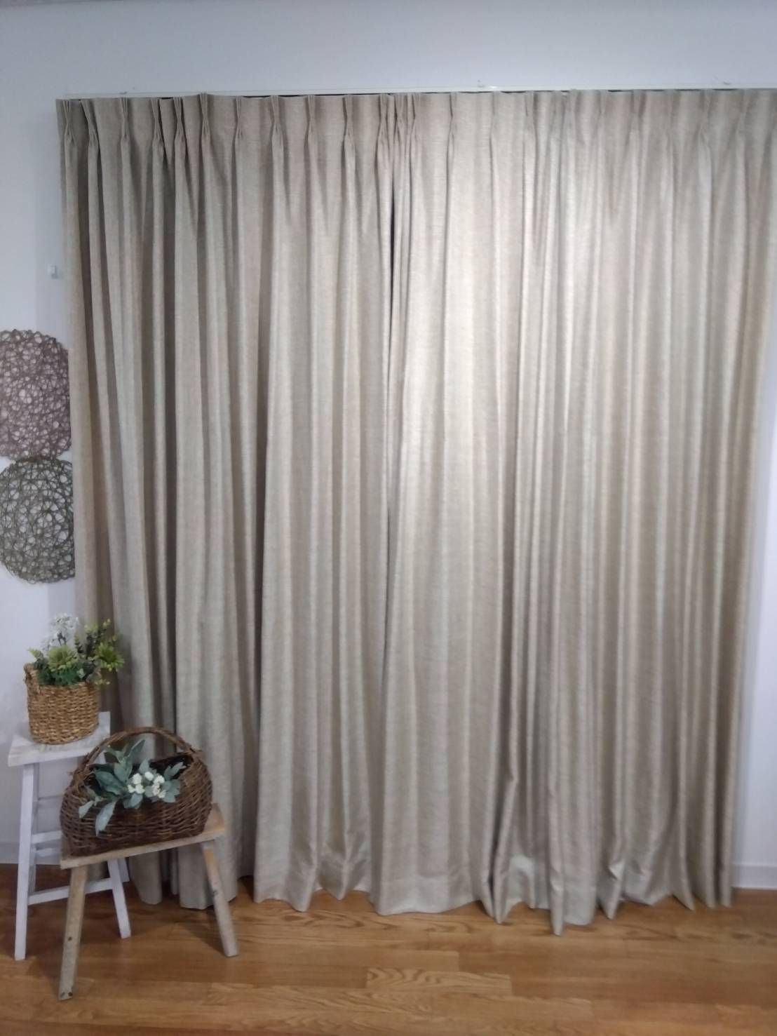 マナトレーディング ヘラルド09 幅227cm×丈221cm 総丈