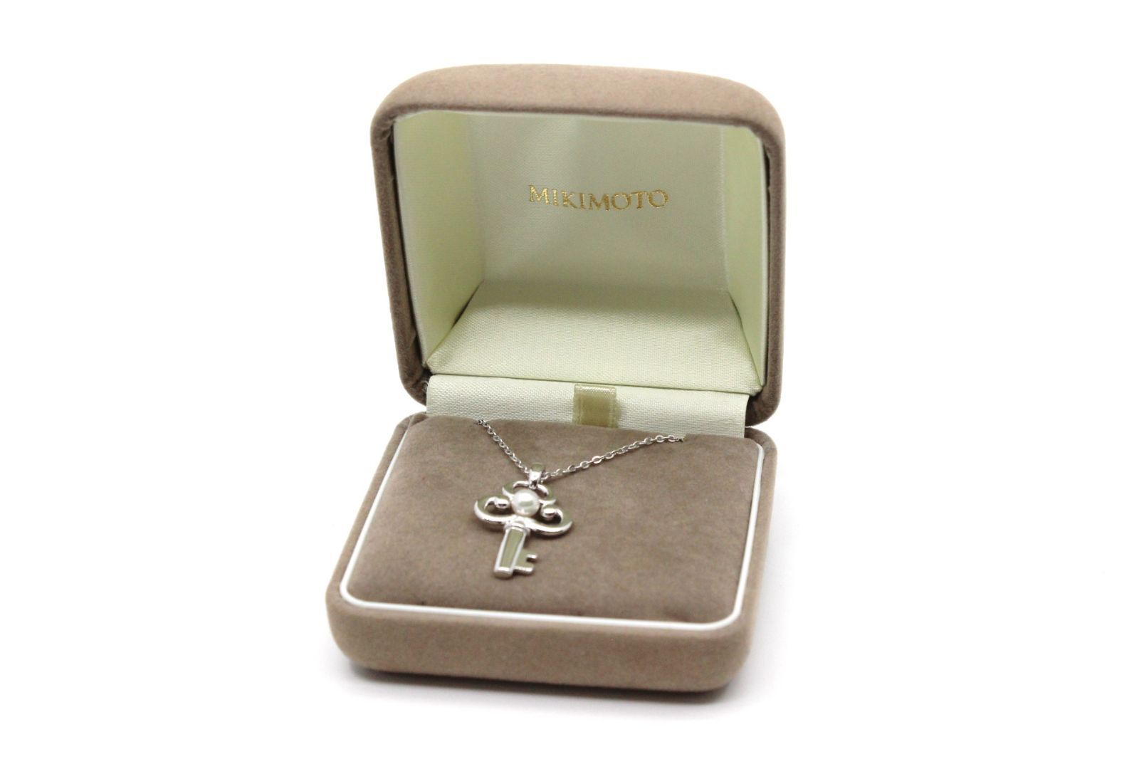 ミキモト　ネックレス　カギ MIKIMOTO （新品仕上げ済）ミキモト Vコード パール ネックレス