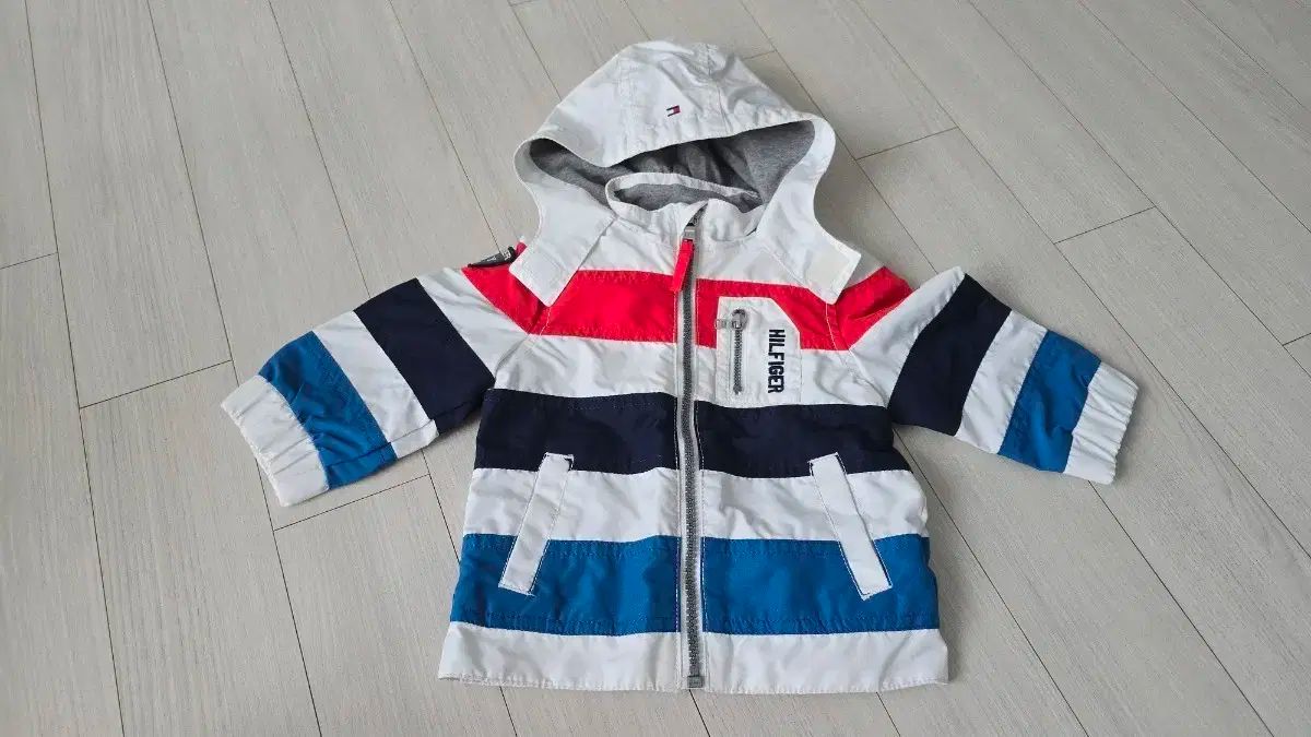 Tommy Hilfiger トミーヒルフィガー キッズ ウィンドブレーカー ジャケット 6 ー 9M