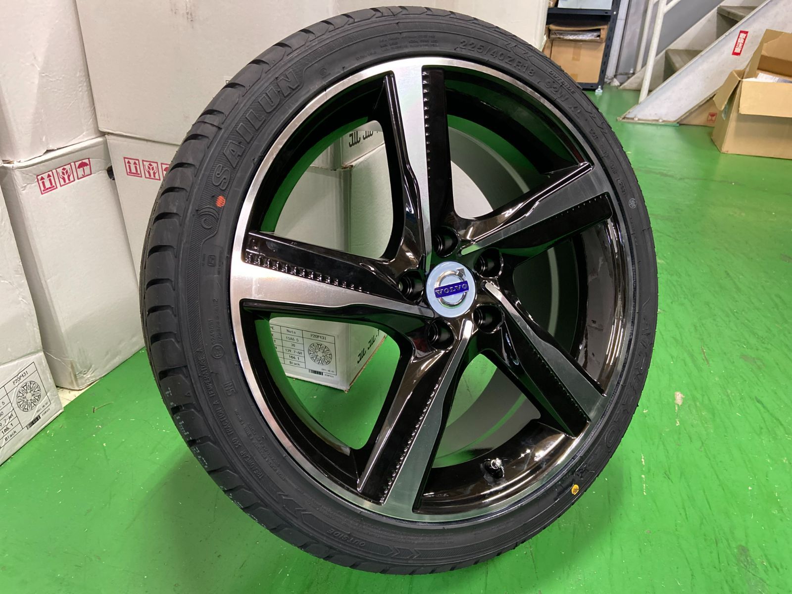 ボルボ VOLVO V40 当社特選タイヤ 225/40R18 18インチ 新品タイヤ