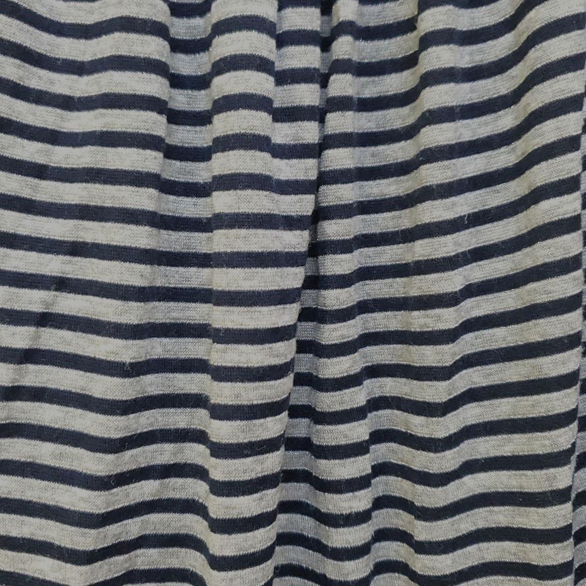 グレー×ネイビー クルーネック