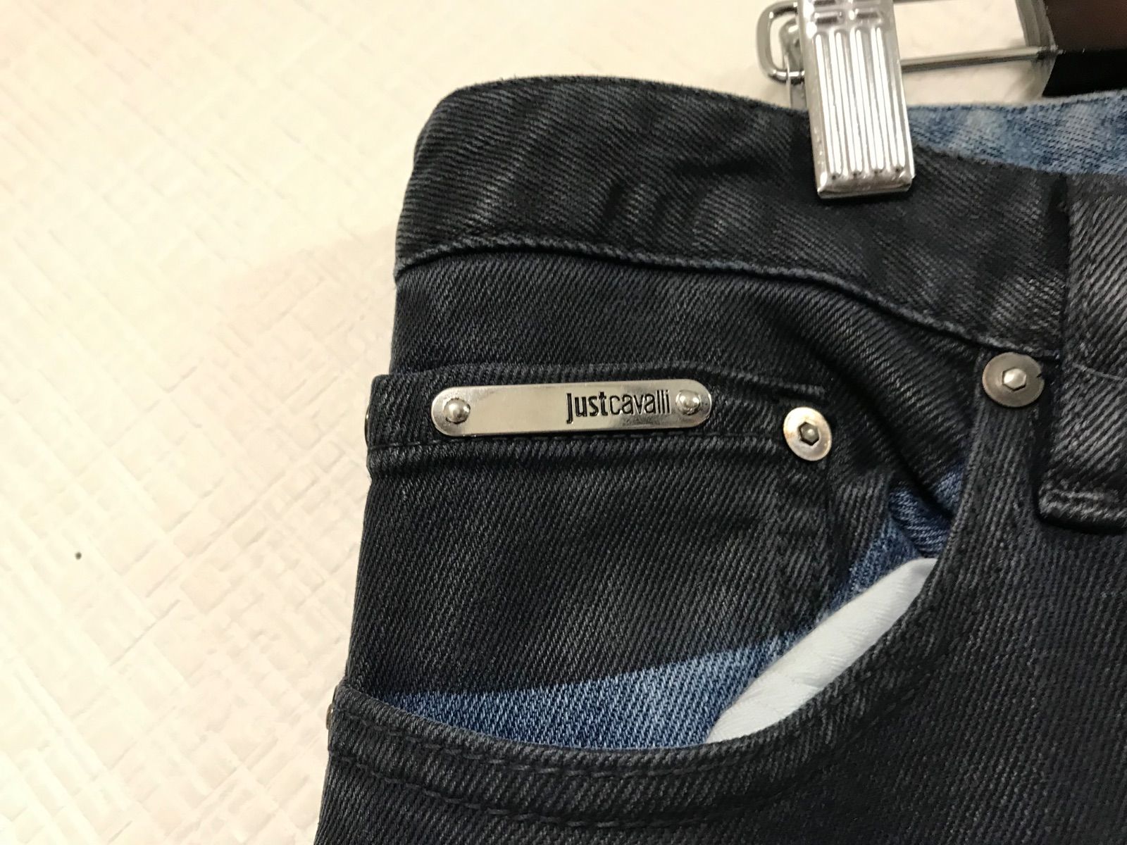 美品 ジャストカヴァリ JUST cavalli スリム スキニー デニムパンツ 本物ジャストカヴァリjustcavalliコットンコーティングスキニー