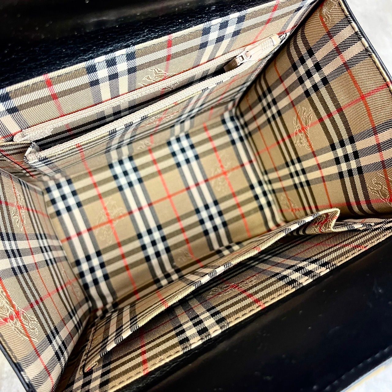 ✨良品✨ BURBERRY バーバリー ハンドバッグ パーティーバッグ ロゴ型 