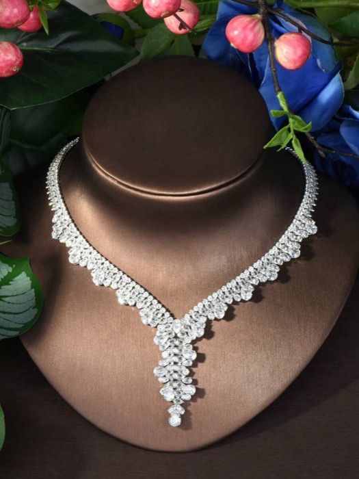 ラグジュアリージュエリーセット 非対称的なキュービックジルコニア