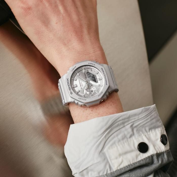 新品　G-SHOCK GA-2100FF-8A シルバー逆輸入 Amazon.co.jp: [カシオ] 腕時計 ジーショック GA-2100FF-8AJF