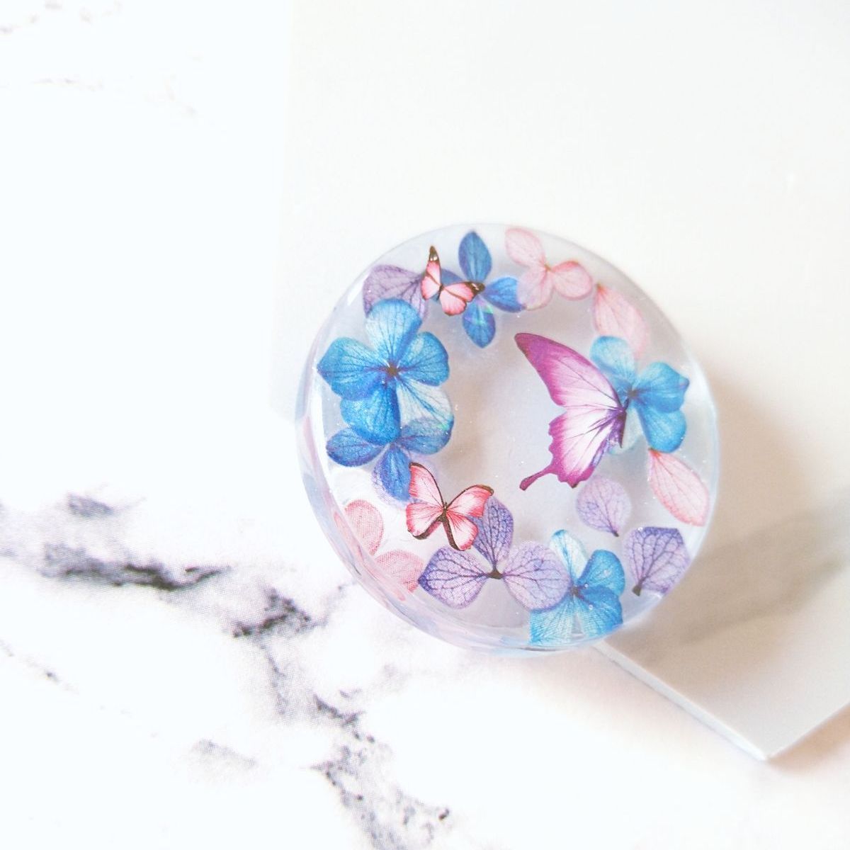 レジン＊蝶々 εïз フラワー ヘアゴム⟡.·*. レジン＊蝶々 εïз フラワー ヘアゴム⟡.·*. レジンヘアゴム 蝶型