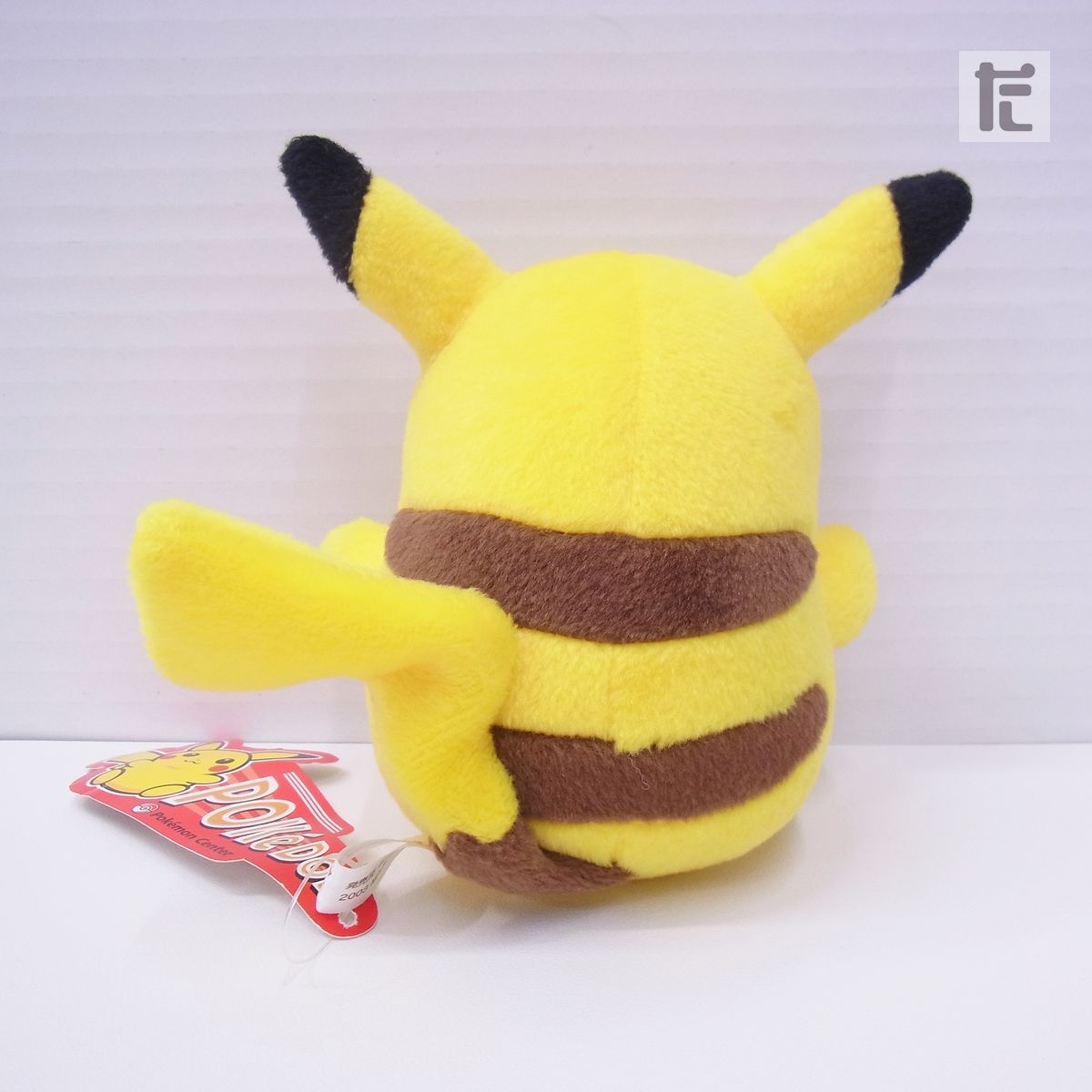 【美品】 新品・紙タグ付き　ポケモンセンター　ピカチュウ　ぬいぐるみ　ポケドール 美品】 新品・紙タグ付き ポケモンセンター ピカチュウ