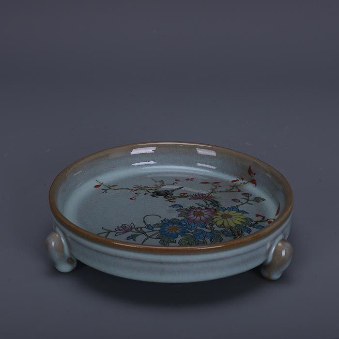 宋汝窯天青釉三足香炉 筆洗 景徳鎮 陶磁器 装飾品 現代工芸品 美術品 置物 宋汝窯天青釉三足香炉 筆洗 景徳鎮 陶磁器 装飾品 現代工芸品
