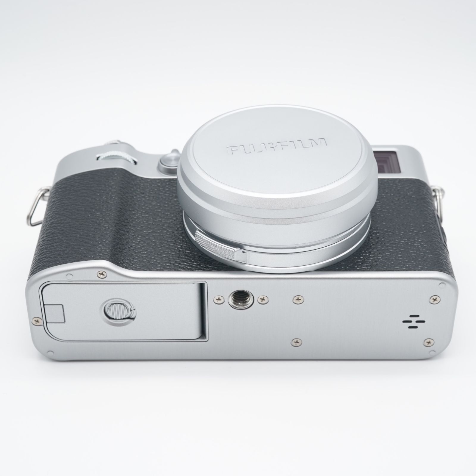 ほぼ新品 FUJIFILM フジフイルム X100VI シルバー シャッター