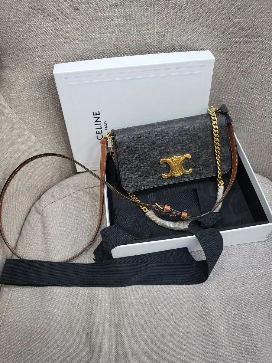 Celine マルチポシェット