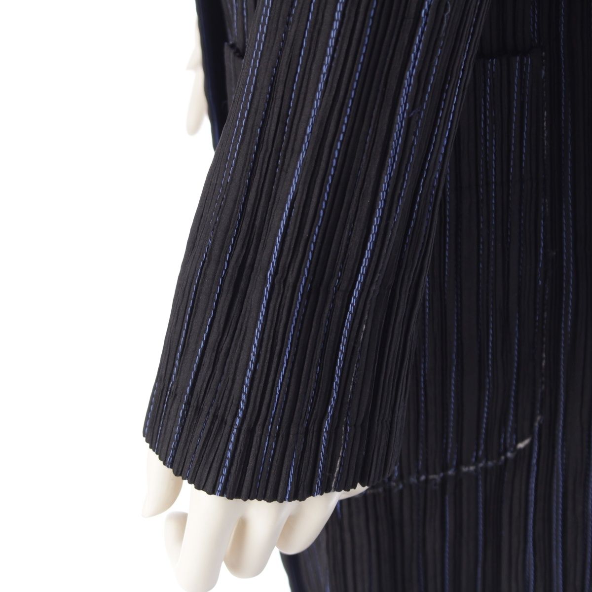 ISSEY MIYAKE その他コート IM82-FA603 Pre-owned] ISSEY MIYAKE Pleated Design Collar Coat IM82