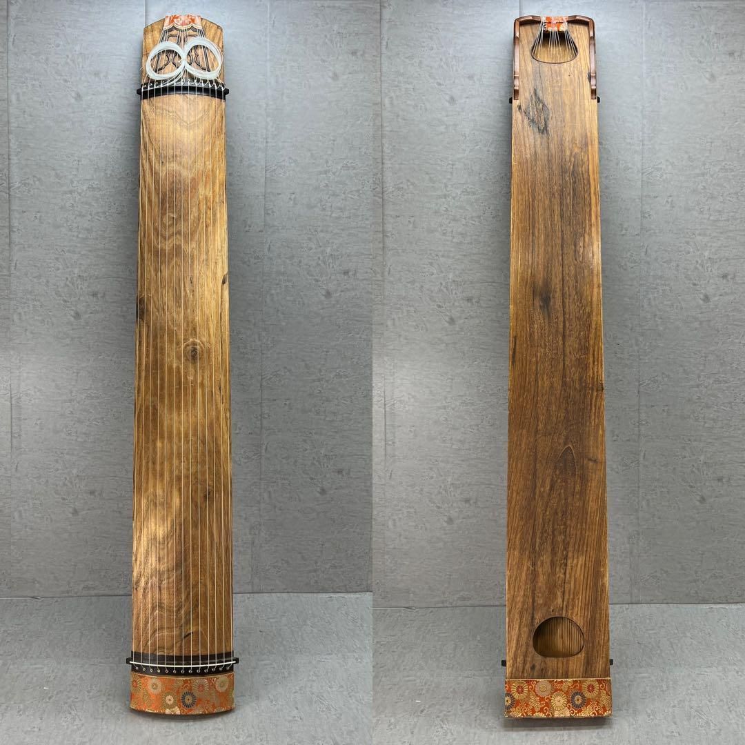高級　在銘　秀甫作　琴　筝　透かし玉縁包み柏葉　金蒔絵　弘祥刻　13弦　琴柱 高級 在銘 秀甫作 琴 筝 透かし玉縁包み柏葉 口前金蒔絵 弘祥刻
