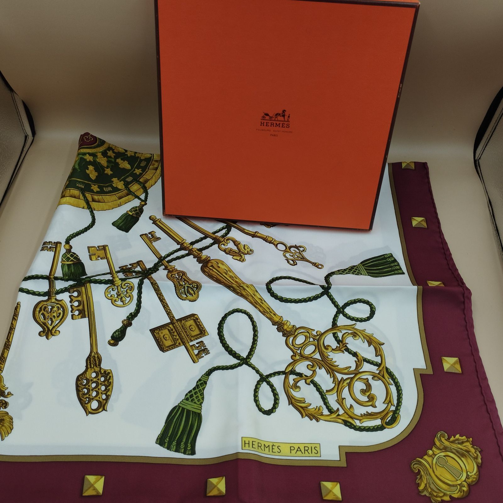 HERMES エルメス　スカーフ　フェンシング HERMES エルメス スカーフ カレ90 『TRAITE' DE ARMES
