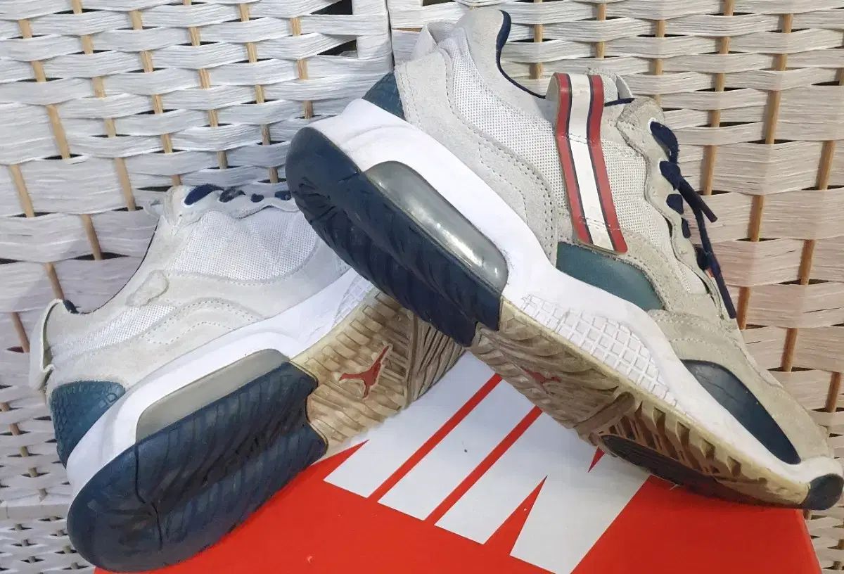 ナイキ ジョーダン x パリ サンジェルマン ma2 260mm