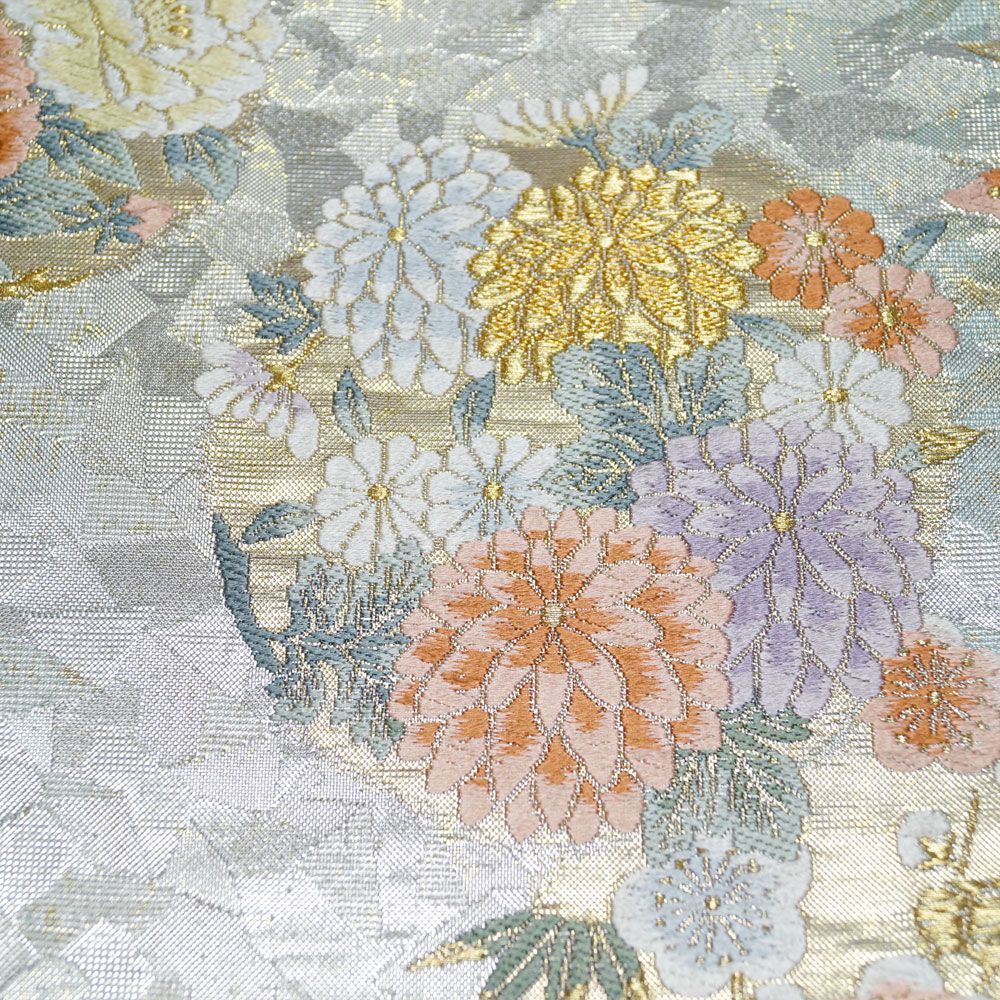 袋帯 切れ箔に花丸紋、胡蝶模様 振袖用 金銀糸 銀・白緑色系 六 袋帯 切れ箔に花丸紋、胡蝶模様 振袖用 金銀糸 銀・白緑色系 六