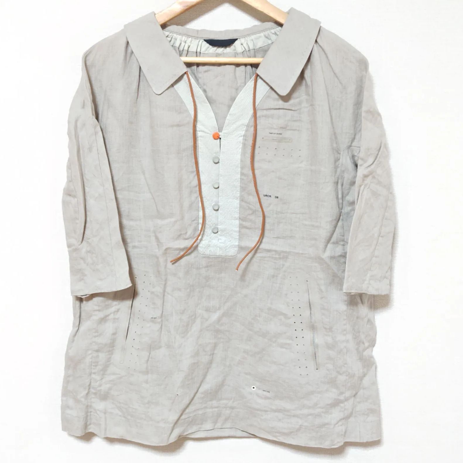 オシャレなデザイン◎ UNDERCOVER アンダーカバー チュニック インダストリアル ディーター ラムス 七分袖 リネン レザー トップス プルオーバー 襟 こなれ感 上品 高見え ベージュ レディース サイズ1|M30455ja