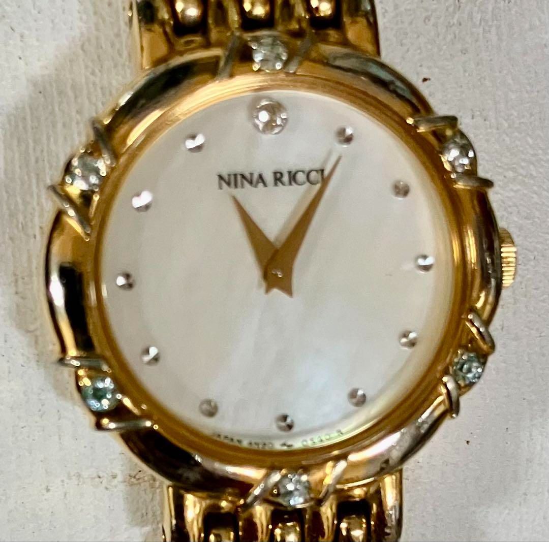 ★稼働品★NINA RICCI ★QZ★石付き★シェル文字盤★★レディース腕時計 ☆稼働品☆NINA RICCI ☆QZ☆石付き☆シェル文字盤レディース