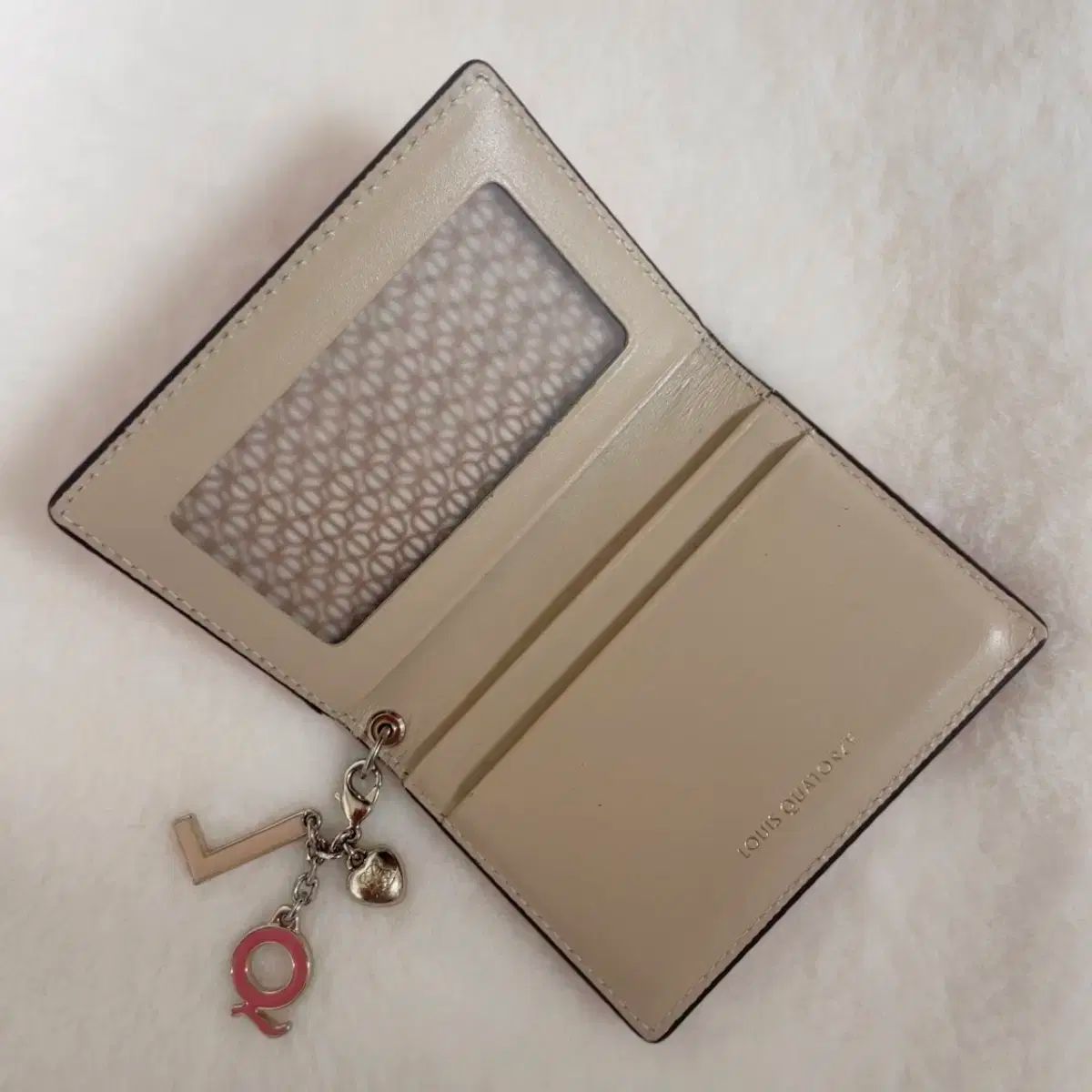[LOUIS QUATORZE] カヌレカードウォレット SILVER / 韓国発 Louis Quatorze】韓国人気☆CANELE Card Wallet (硬貨収納O
