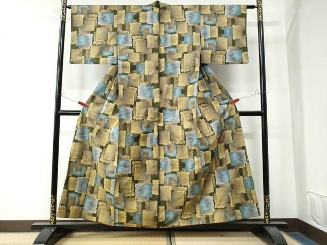 平和屋着物●本場大島紬　7マルキ　総絣　色紙重ね文　正絹　逸品　CAAW8268yc 平和屋着物○本場大島紬 7マルキ 総絣 色紙重ね文 正絹 逸品