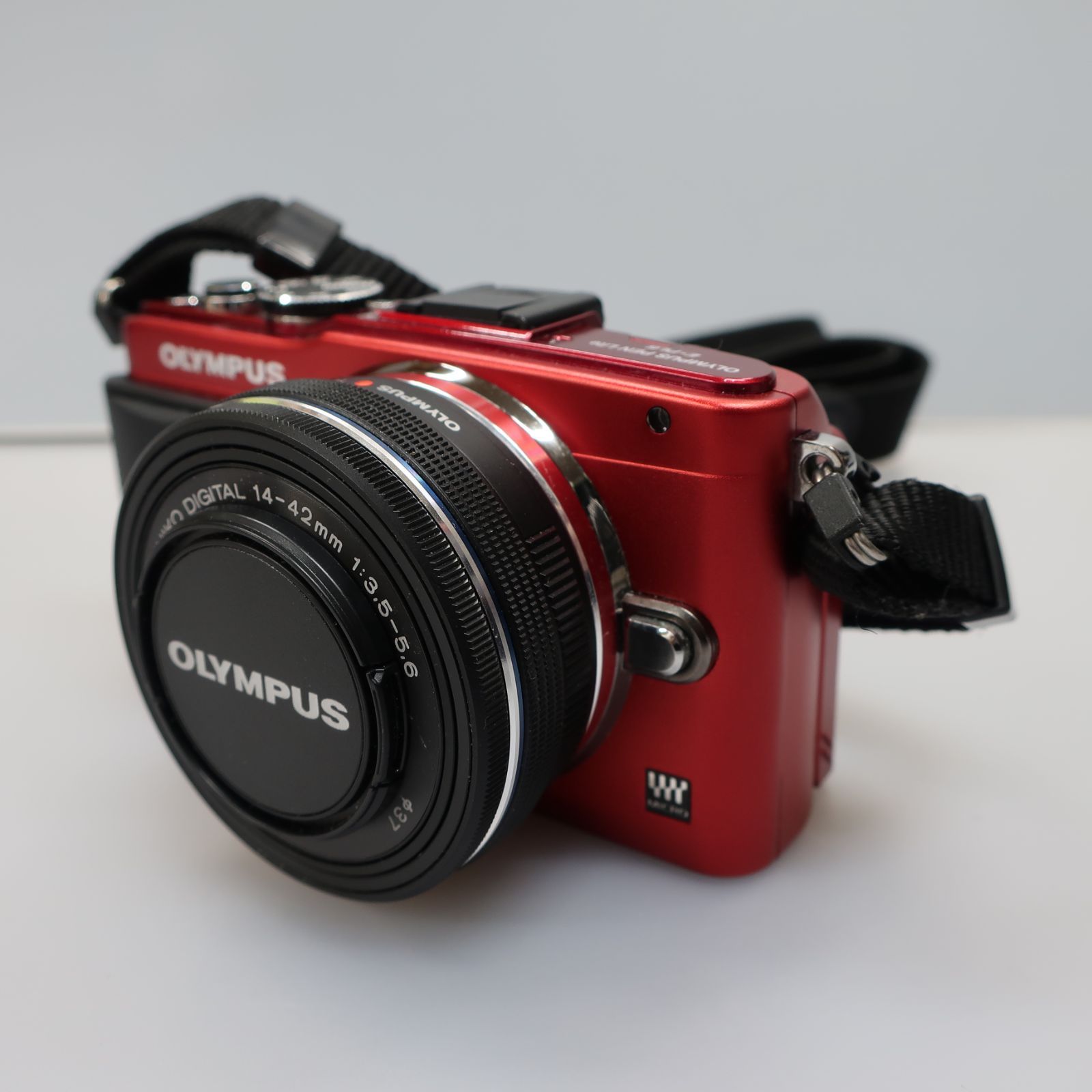 OLYMPUS e-pl6ミラーレス一眼カメラ レンズ2本付き!