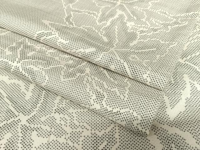 平和屋着物●本場大島紬　白大島　7マルキ　舞花文　正絹　逸品　AAAT0637zg 平和屋着物○本場大島紬 白大島 7マルキ 舞花文 正絹 逸品 AAAT0637zg